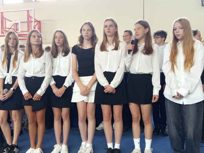 występ klas siódmych